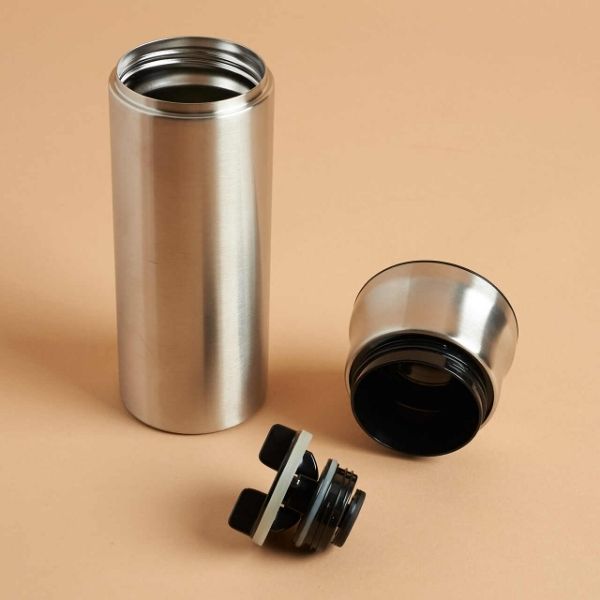 18oz. Steel Press & Pour Cocktail Shaker – BREO BOX